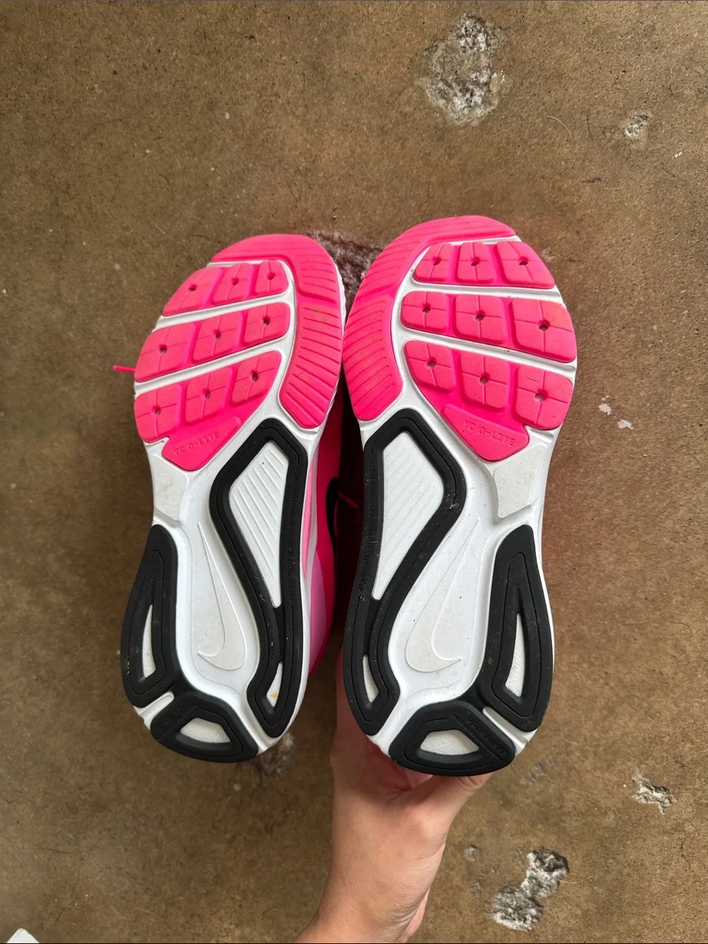 Nike Structure 26 Women’s Running Shoes Pink